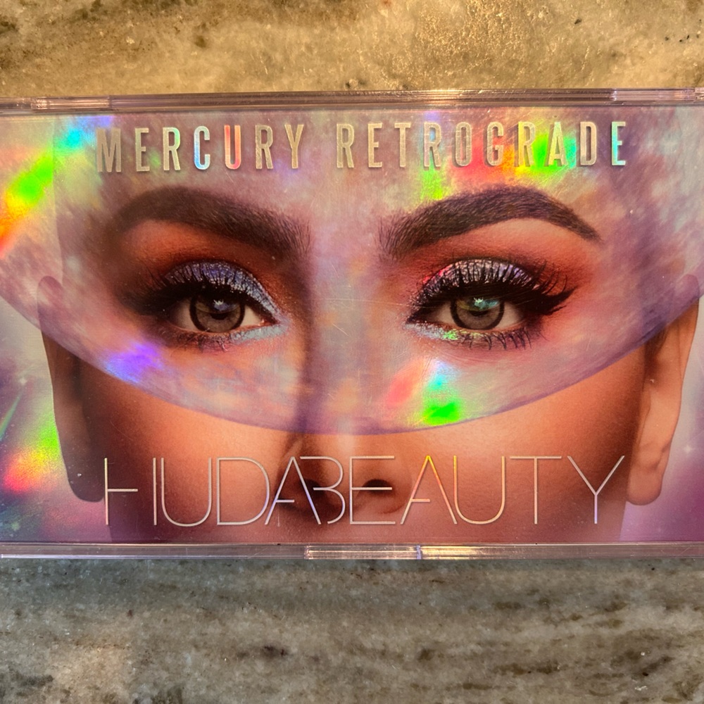 Huda Beauty Mercury Retrograde Eyeshadow Palette